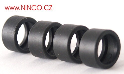 Pneu. 20x10 hladké 4x